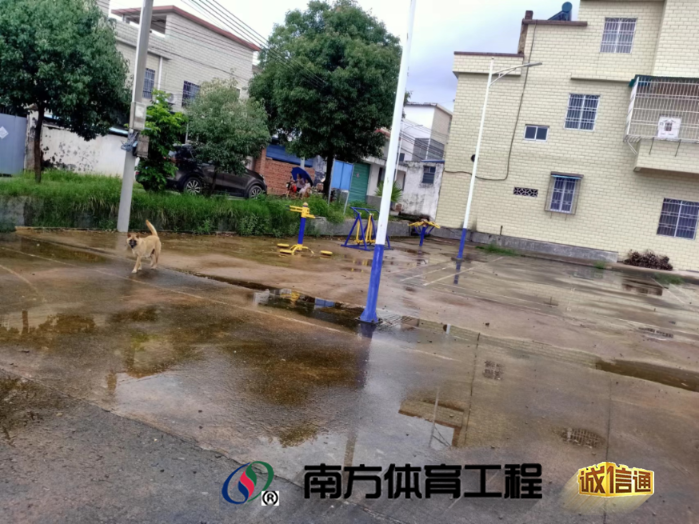 广东省韶关市南雄市全安镇杨沥村委会杨沥村中村文化广场匹克球场