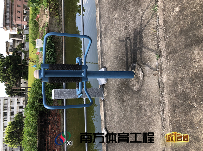 广东省江门市开平市塘口镇宅群村委会宅群塘口村村场匹克球场