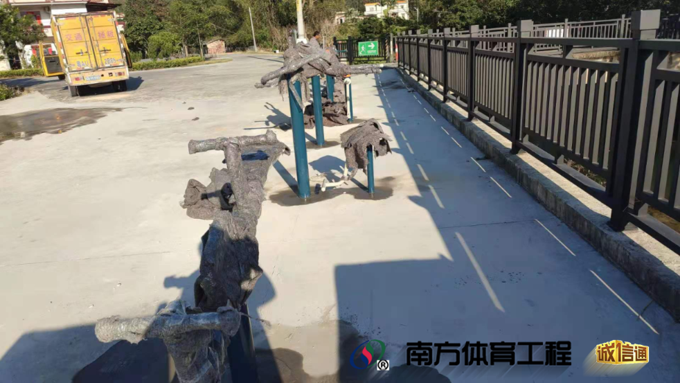 广东省江门市鹤山市鹤城镇万和村委会社营村匹克球场