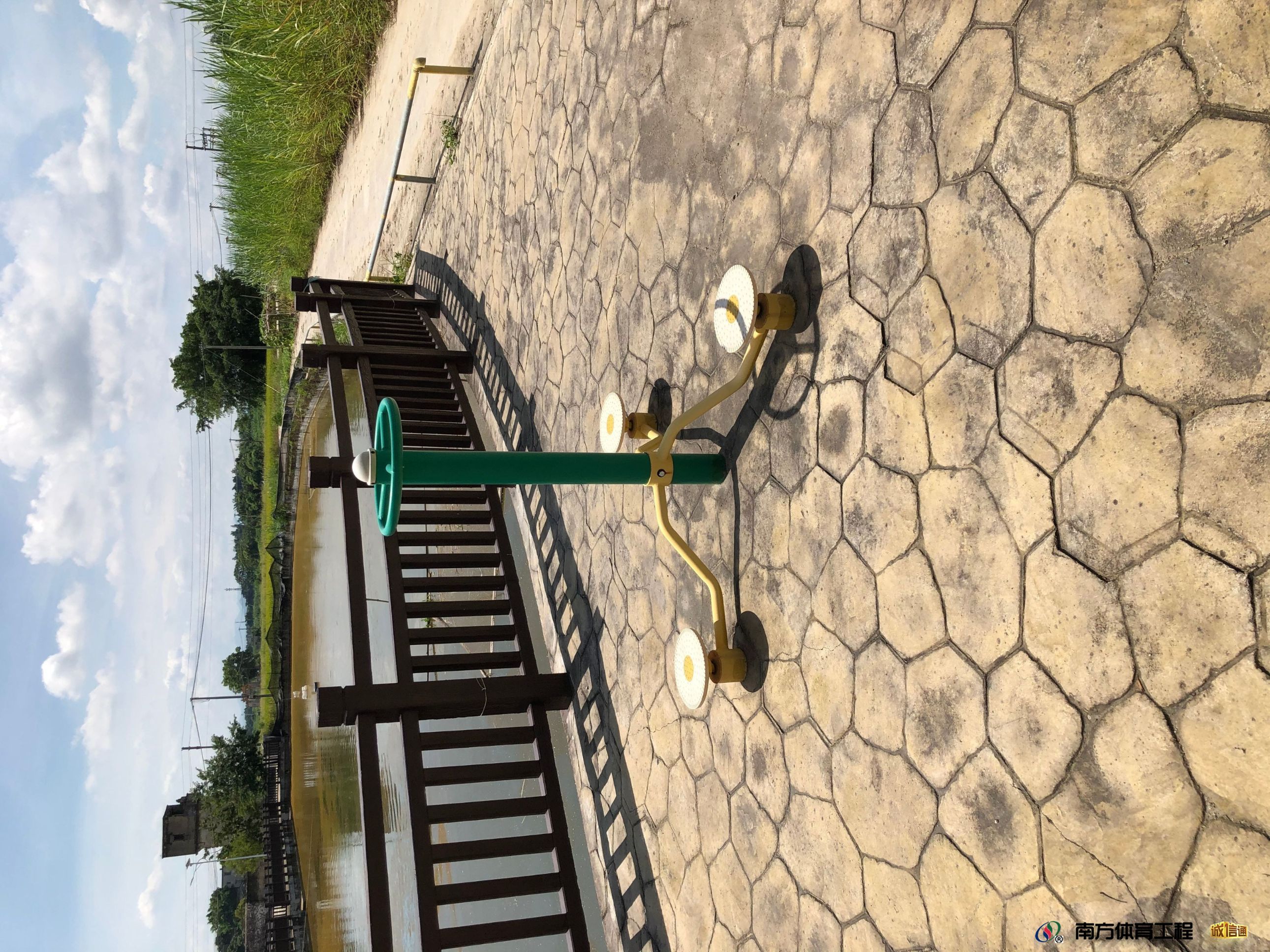 广东省江门市开平市塘口镇宅群村委会宅群石塘村村场匹克球场